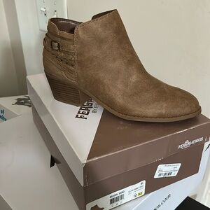 NWT taupe Fergalicious bootie